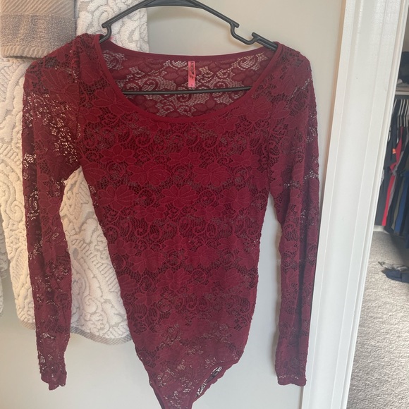 Lace bodysuit - Picture 2 of 3